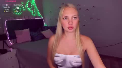 Snapshot of nancysummer chatting on July 25, 2026, 10:02 am NancySummer online show from July 25, 2026, 10:02 am