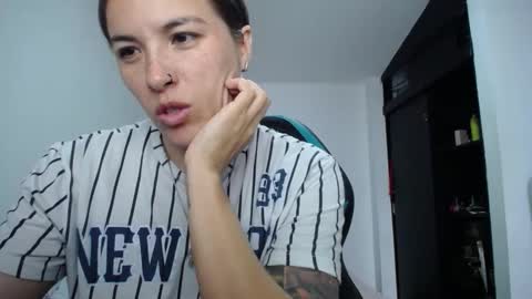 Snapshot of nanna_yoshi chatting on February 3, 2025, 7:31 pm nanna yoshi online show from February 3, 2025, 7:31 pm