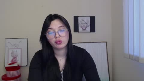 Snapshot of naom_my chatting on January 29, 2025, 2:10 pm Naomy online show from January 29, 2025, 2:10 pm
