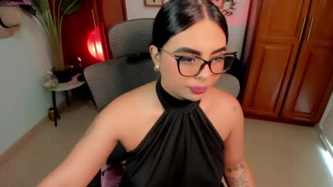 Snapshot of naomi_aniston chatting on May 22, 2026, 2:22 pm naomi_aniston online show from May 22, 2026, 2:22 pm