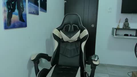 naomi_berckley online show from October 9, 2025, 6:55 am