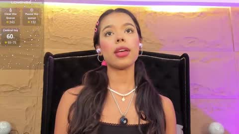 Snapshot of naomi_hill1 chatting on November 23, 2025, 9:14 pm Naomi online show from November 23, 2025, 9:14 pm