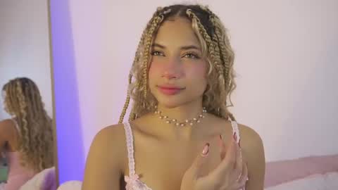 naomidawson online show from April 24, 2026, 1:19 am