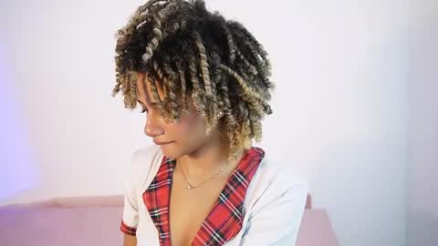 naomidawson online show from May 21, 2026, 12:17 am