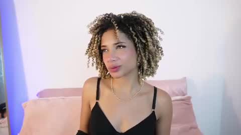 naomidawson online show from June 10, 2026, 11:57 pm