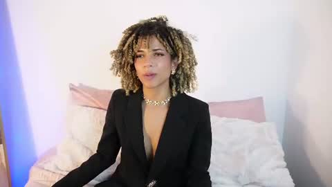 naomidawson online show from June 14, 2026, 2:24 am