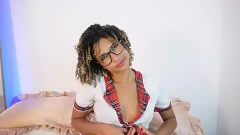 naomidawson online show from July 22, 2026, 12:13 am