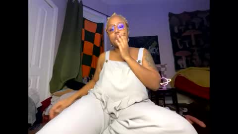 Naomigiirl6 online show from January 14, 2025, 5:23 pm