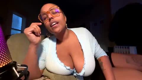 Naomigiirl6 online show from February 25, 2025, 12:24 pm