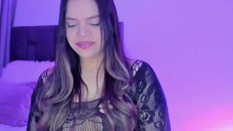 Naomi online show from October 31, 2025, 2:23 am