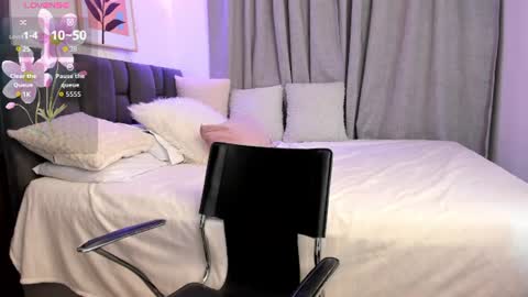 Snapshot of naomipalmer_ chatting on July 16, 2026, 12:27 am Naomi online show from July 16, 2026, 12:27 am