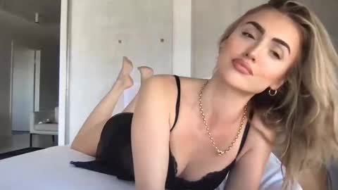 naomirhoades online show from February 10, 2025, 1:03 am