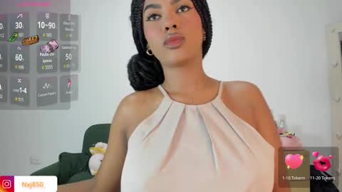 Naomi     online show from October 6, 2025, 12:08 am