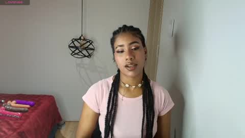 Snapshot of naomy__smith__ chatting on April 10, 2026, 5:17 pm N A O M Y online show from April 10, 2026, 5:17 pm