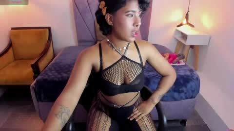 Snapshot of naomy__smith__ chatting on April 23, 2026, 4:42 pm N A O M Y online show from April 23, 2026, 4:42 pm