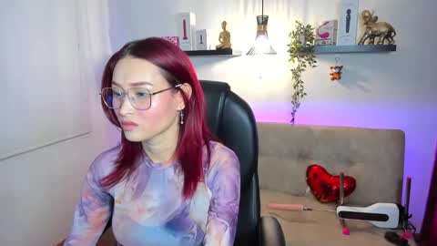 Snapshot of naomy_hot04 chatting on May 11, 2026, 11:35 pm naomy online show from May 11, 2026, 11:35 pm