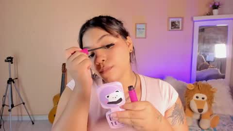 Snapshot of naomy_ruiz_ chatting on June 1, 2026, 8:21 pm NAOMY online show from June 1, 2026, 8:21 pm