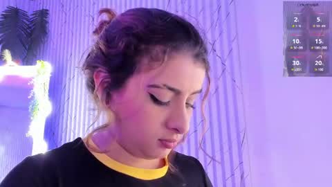 Snapshot of naomy_tay1 chatting on June 18, 2026, 9:14 am Naomy online show from June 18, 2026, 9:14 am