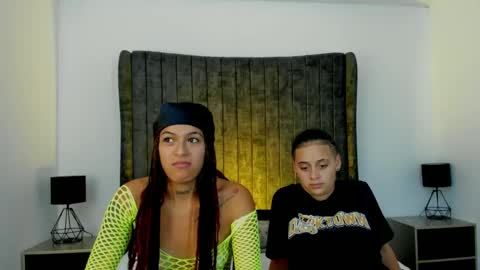 Snapshot of naomyanddany chatting on March 7, 2025, 3:19 am NaomyAndDany online show from March 7, 2025, 3:19 am