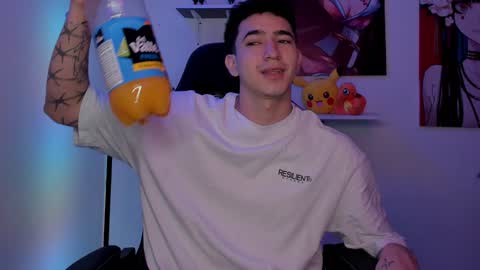 Snapshot of naranjo_seb chatting on January 11, 2025, 8:43 am sebastian online show from January 11, 2025, 8:43 am