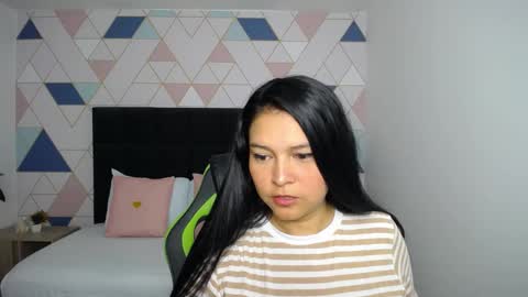 Snapshot of nare_celebi chatting on December 13, 2024, 2:10 am N A R E online show from December 13, 2024, 2:10 am
