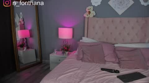 Nashly Fontana online show from November 24, 2025, 2:06 pm