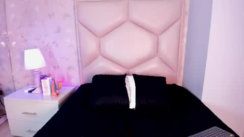 Snapshot of nasly_moore chatting on June 17, 2026, 3:09 am Nasly online show from June 17, 2026, 3:09 am