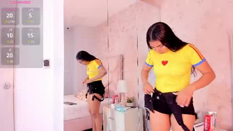 Snapshot of nasly_moore chatting on June 24, 2026, 3:27 am Nasly online show from June 24, 2026, 3:27 am
