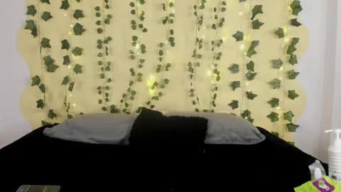 Maira online show from February 16, 2025, 11:48 pm