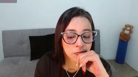 nathalia online show from October 24, 2025, 12:52 am