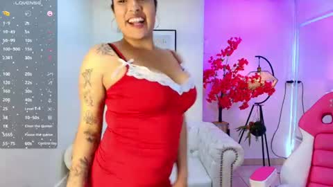 Snapshot of natalia_cartier chatting on June 26, 2026, 3:22 am Natalia. online show from June 26, 2026, 3:22 am