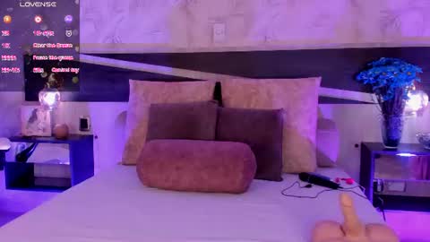 Snapshot of natalia_cruzz chatting on July 18, 2026, 12:53 pm Nata online show from July 18, 2026, 12:53 pm