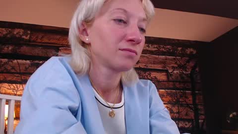 Snapshot of natalie_bitton chatting on May 21, 2026, 8:10 am Natalie online show from May 21, 2026, 8:10 am