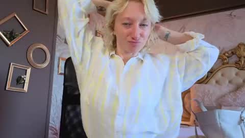 Snapshot of natalie_bitton chatting on May 26, 2026, 5:36 am Natalie online show from May 26, 2026, 5:36 am