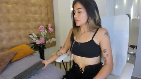 Snapshot of natalie_garciia chatting on February 6, 2026, 9:29 pm online show from February 6, 2026, 9:29 pm