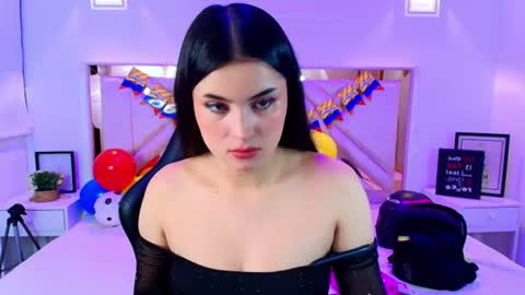 Snapshot of natalie_loffreda chatting on June 24, 2026, 8:19 pm natalie online show from June 24, 2026, 8:19 pm