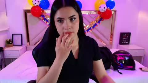 Snapshot of natalie_loffreda chatting on July 6, 2026, 7:49 pm natalie online show from July 6, 2026, 7:49 pm