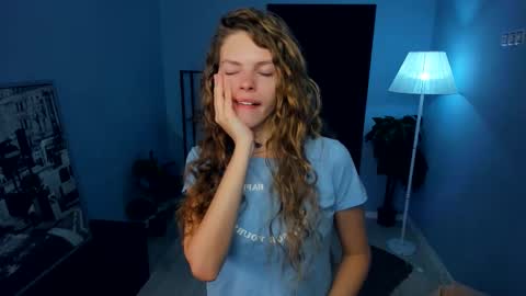 Natalie online show from October 31, 2025, 5:08 am