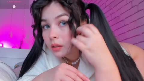 Snapshot of natalyhayes chatting on April 23, 2026, 12:29 pm Nataly online show from April 23, 2026, 12:29 pm