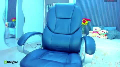 natasha online show from April 19, 2026, 11:53 am