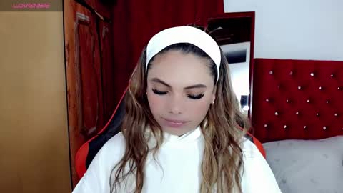 Snapshot of natasha__magics chatting on October 11, 2025, 2:00 am natasha__magics online show from October 11, 2025, 2:00 am