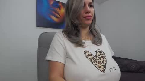 Snapshot of natashaboobs chatting on February 7, 2025, 6:24 am natashaboobs online show from February 7, 2025, 6:24 am