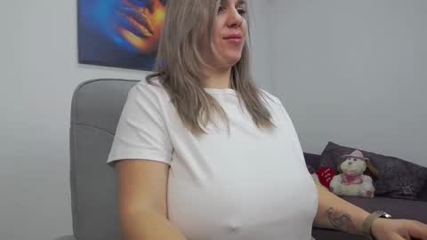 Snapshot of natashaboobs chatting on February 15, 2025, 12:01 pm natashaboobs online show from February 15, 2025, 12:01 pm