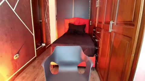 Natasha Mason online show from February 12, 2025, 2:43 pm