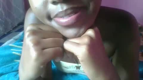 nathalia069 online show from February 9, 2026, 6:12 pm