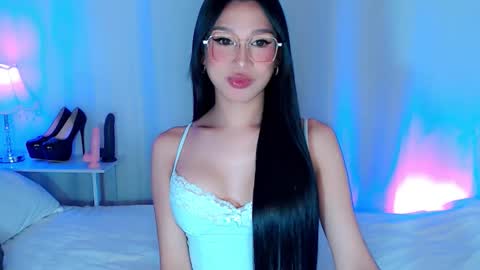   please follow me guyss online show from September 23, 2025, 12:24 am