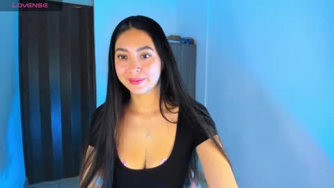 Nathalie online show from April 4, 2026, 4:04 pm