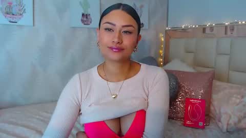 Nathalie Rose online show from May 16, 2026, 9:28 am