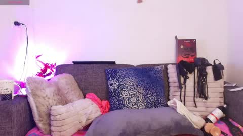 Snapshot of nathaly_stepmom chatting on May 5, 2026, 12:24 pm Natha online show from May 5, 2026, 12:24 pm