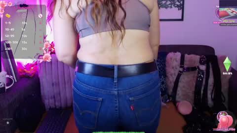 Snapshot of nathaly_stepmom chatting on May 27, 2026, 12:35 pm Natha online show from May 27, 2026, 12:35 pm